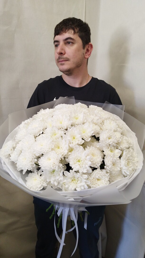 Букет из 15 кустовых хризантем, артикул F1411371 - 6038 рублей, доставка по городу. Flawery - доставка цветов