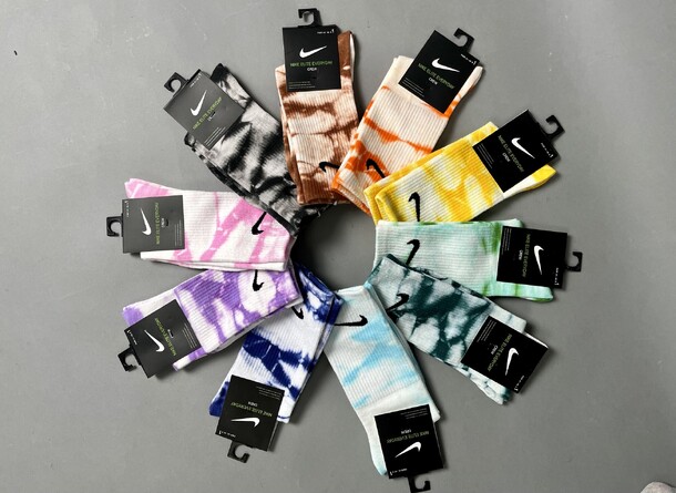 Носки tie die 1 пара, артикул F1361665 - 890 рублей, доставка по городу. Flawery - доставка цветов