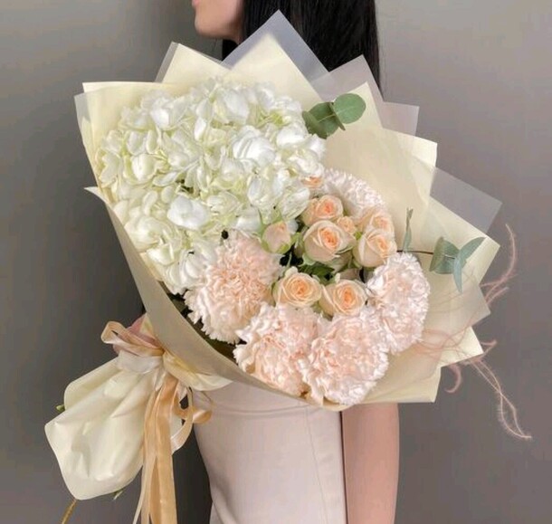 Букет с гортезией, артикул F1335232 - 4290 рублей, доставка по городу. Flawery - доставка цветов