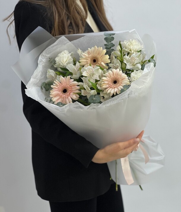 Букет нежности чувств, артикул F1346341 - 3470 рублей, доставка по городу. Flawery - доставка цветов