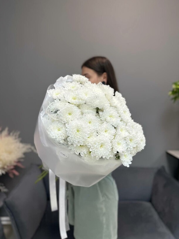 Букет ажурных стойких хризантем ai02, артикул F1306272 - 6516 рублей, доставка по городу. Flawery - доставка цветов