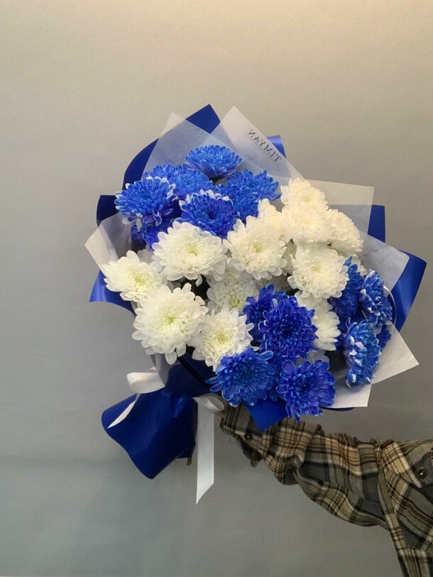 Букет из хризантем, артикул F1420429 - 3890 рублей, доставка по городу. Flawery - доставка цветов