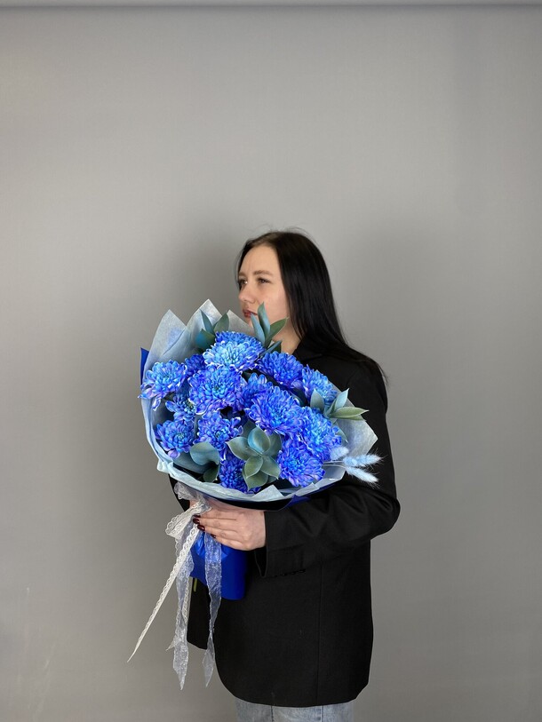 Синий букет, артикул F1420432 - 2490 рублей, доставка по городу. Flawery - доставка цветов