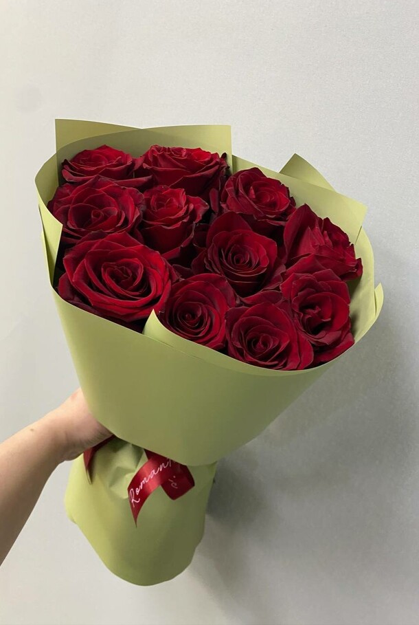 Моно букет из красных роз, артикул F1420433 - 4490 рублей, доставка по городу. Flawery - доставка цветов
