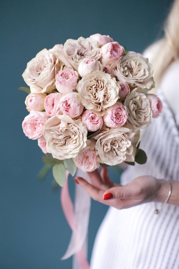 Букет из роз «арина», артикул F1235823 - 18442 рублей, доставка по городу. Flawery - доставка цветов