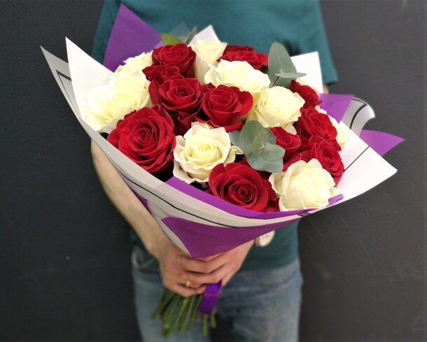 Букет роз «кристина», артикул F1237073 - 9955 рублей, доставка по городу. Flawery - доставка цветов