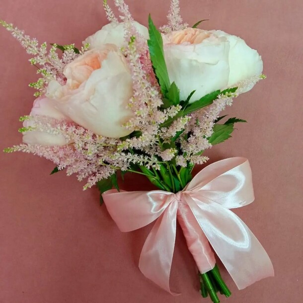 Букет невесты из роз «джульетта», артикул F1239053 - 16831 рублей, доставка по городу. Flawery - доставка цветов