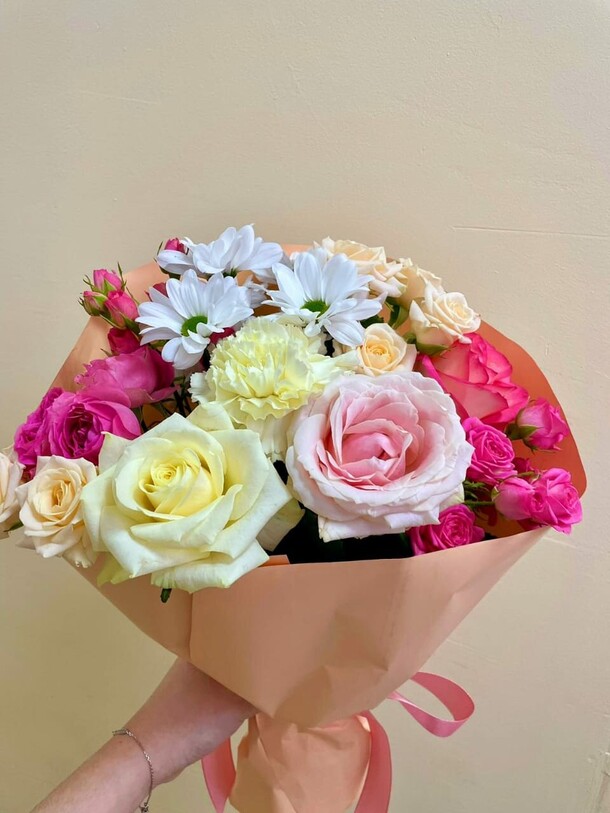 Сборный букет «чудо», артикул F1241546 - 4620 рублей, доставка по городу. Flawery - доставка цветов