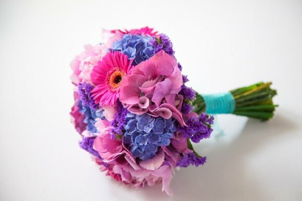 Букет невесты с гортензией «мини», артикул F1245995 - 9985 рублей, доставка по городу. Flawery - доставка цветов