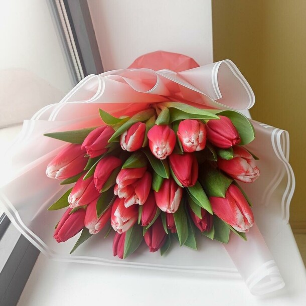 Букет тюльпанов «амели», артикул F1254852 - 7040 рублей, доставка по городу. Flawery - доставка цветов