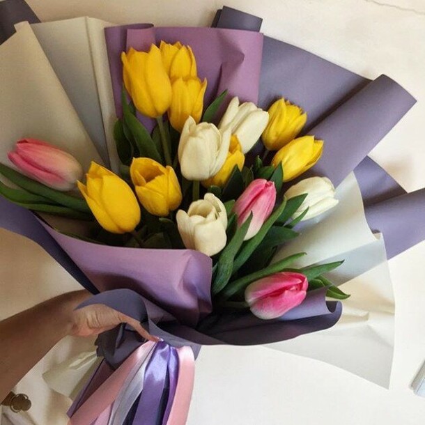 Букет тюльпанов, артикул F1255090 - 5115 рублей, доставка по городу. Flawery - доставка цветов