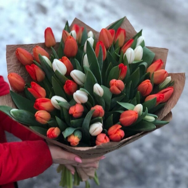 Букет тюльпанов, артикул F1255103 - 16280 рублей, доставка по городу. Flawery - доставка цветов