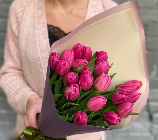 Букет тюльпанов, артикул F1255123 - 6364 рублей, доставка по городу. Flawery - доставка цветов