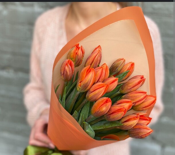 Букет тюльпанов, артикул F1255129 - 5335 рублей, доставка по городу. Flawery - доставка цветов