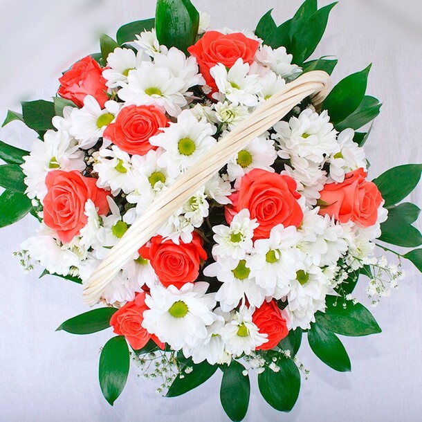 Корзина цветов, артикул F1255296 - 7975 рублей, доставка по городу. Flawery - доставка цветов