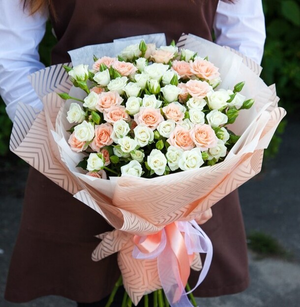 Букет цветов, артикул F1255302 - 5170 рублей, доставка по городу. Flawery - доставка цветов