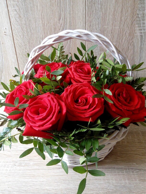 Корзина роз, артикул F1255345 - 4950 рублей, доставка по городу. Flawery - доставка цветов