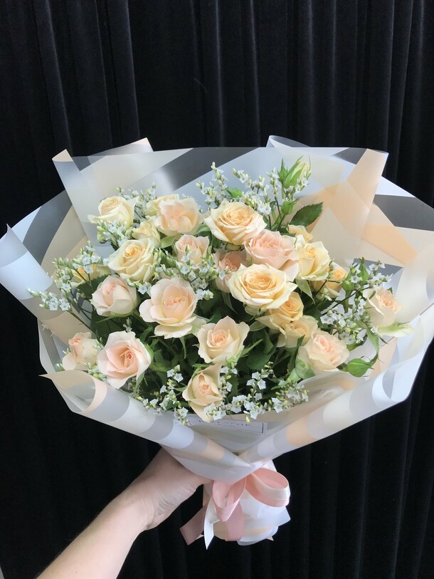 Букет цветов, артикул F1255354 - 4290 рублей, доставка по городу. Flawery - доставка цветов