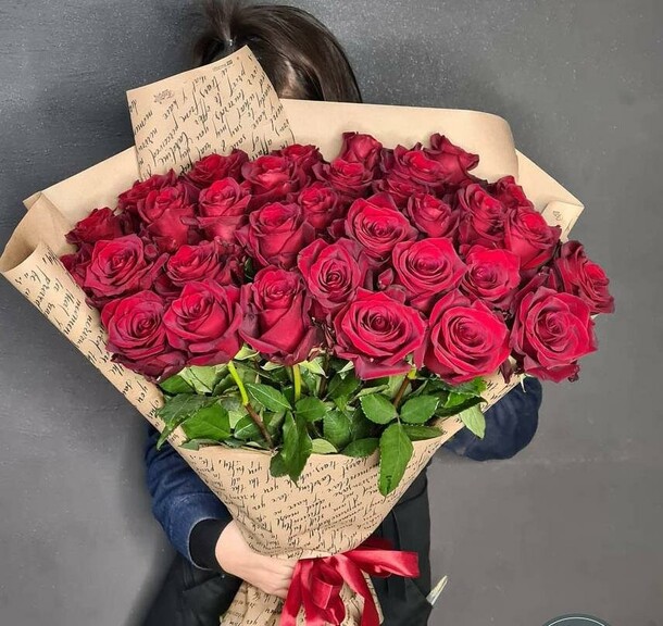 Букет роз, артикул F1255379 - 13861 рублей, доставка по городу. Flawery - доставка цветов