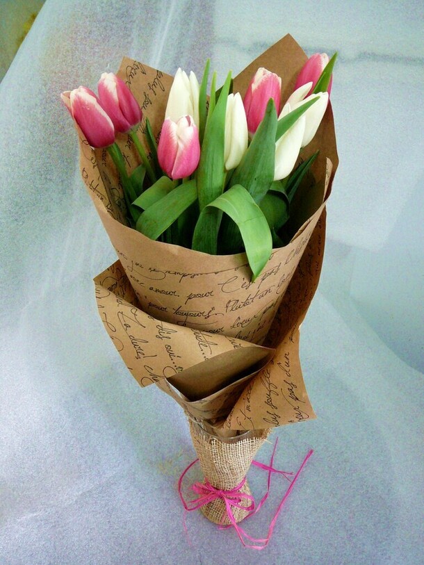 Букет тюльпанов, артикул F1255412 - 2860 рублей, доставка по городу. Flawery - доставка цветов