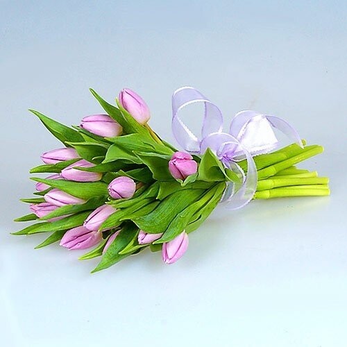 Букет тюльпанов, артикул F1255416 - 4510 рублей, доставка по городу. Flawery - доставка цветов