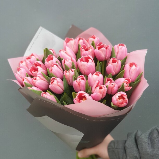 Букет тюльпанов, артикул F1255486 - 10505 рублей, доставка по городу. Flawery - доставка цветов