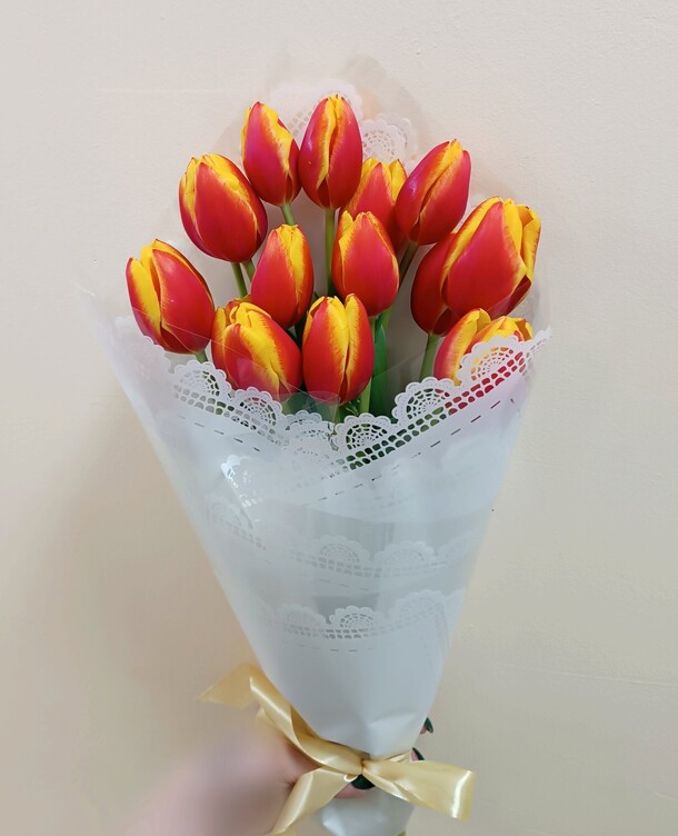 Букет тюльпанов, артикул F1255495 - 4620 рублей, доставка по городу. Flawery - доставка цветов
