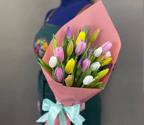 Букет тюльпанов, артикул F1255624 - 6435 рублей, доставка по городу. Flawery - доставка цветов