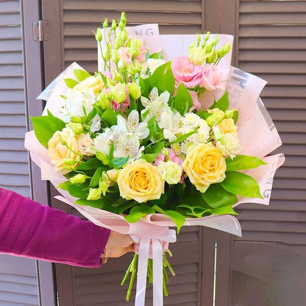 Букет цветов, артикул F1255880 - 4895 рублей, доставка по городу. Flawery - доставка цветов