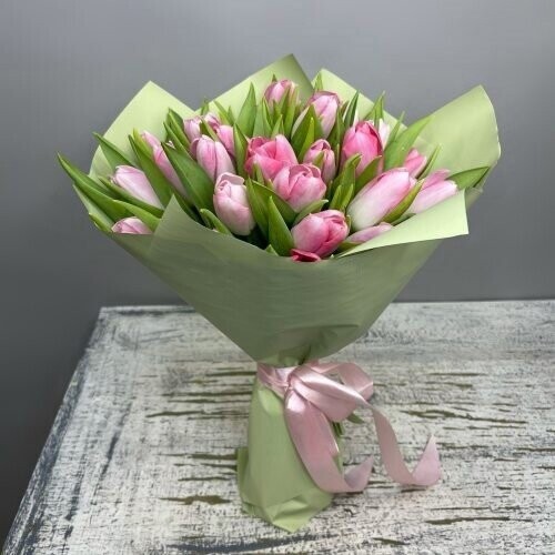 Букет тюльпанов, артикул F1255899 - 7095 рублей, доставка по городу. Flawery - доставка цветов