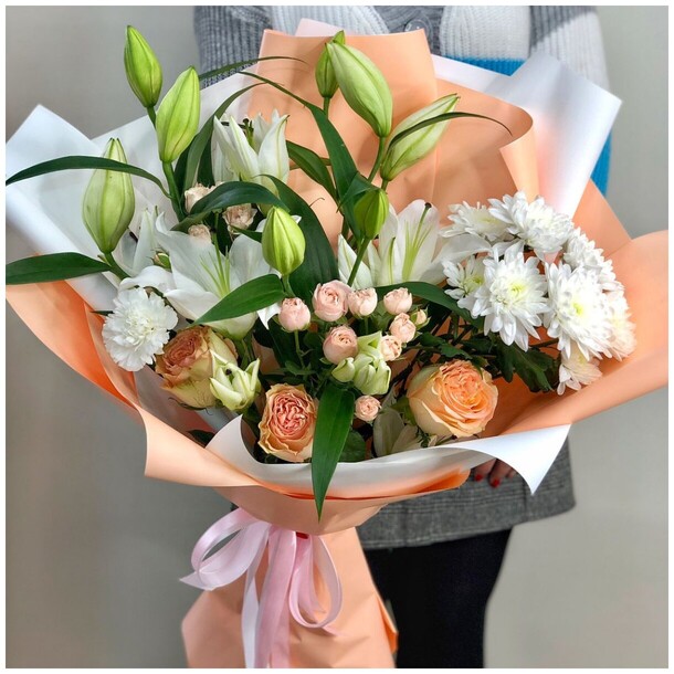 Букет цветов, артикул F1256012 - 5060 рублей, доставка по городу. Flawery - доставка цветов