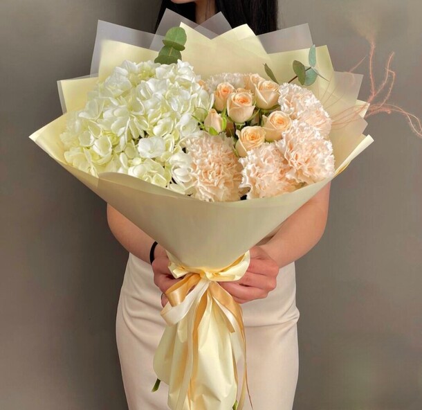 Букет цветов, артикул F1256628 - 7370 рублей, доставка по городу. Flawery - доставка цветов