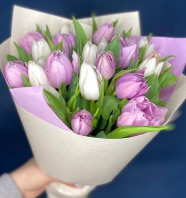 Букет тюльпанов, артикул F1256636 - 6325 рублей, доставка по городу. Flawery - доставка цветов