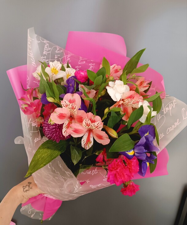 Красивый букет, артикул F1264481 - 4510 рублей, доставка по городу. Flawery - доставка цветов