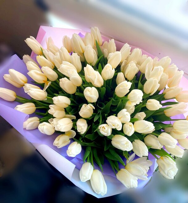 101 тюльпан, артикул F1264998 - 29480 рублей, доставка по городу. Flawery - доставка цветов