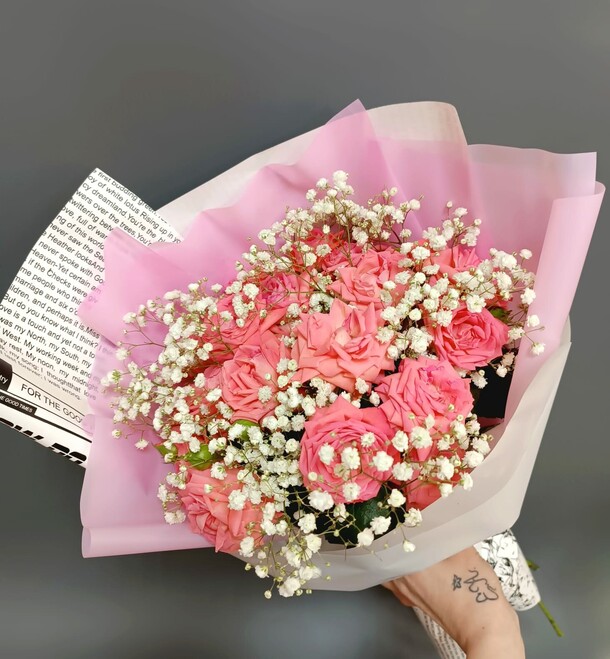 Букет кустовых роз, артикул F1267537 - 3960 рублей, доставка по городу. Flawery - доставка цветов