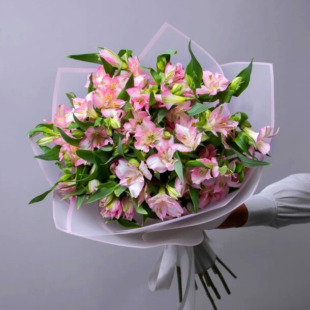 Букет альстромерий, артикул F1271283 - 3795 рублей, доставка по городу. Flawery - доставка цветов