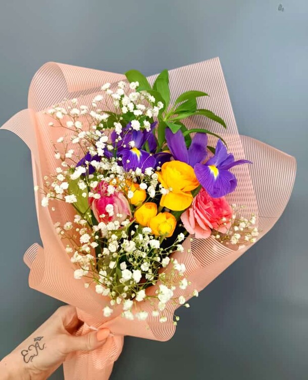 Авторский букет «палитра красок», артикул F1272746 - 2860 рублей, доставка по городу. Flawery - доставка цветов