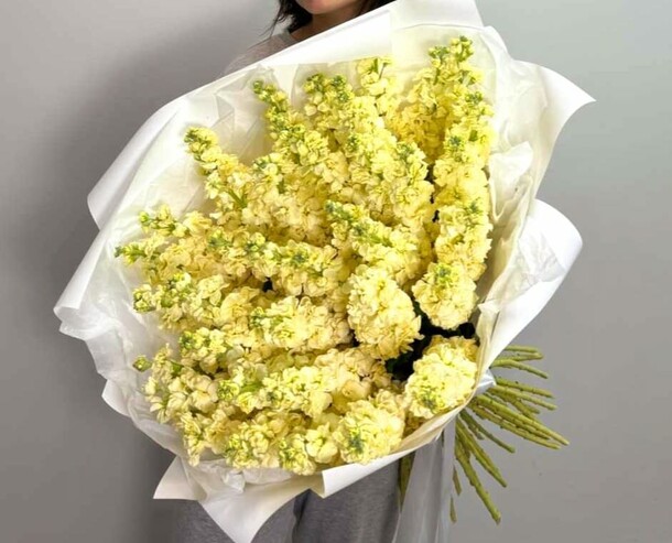 Букет маттиол, артикул F1284093 - 11990 рублей, доставка по городу. Flawery - доставка цветов