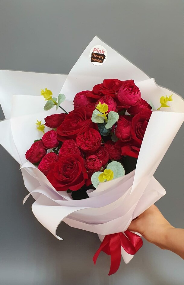 Букет красных роз, артикул F1284114 - 5456 рублей, доставка по городу. Flawery - доставка цветов