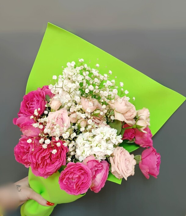 Букет из роз и маттиол, артикул F1284730 - 5170 рублей, доставка по городу. Flawery - доставка цветов