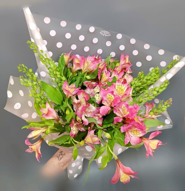 Букет розовых альстромерий, артикул F1286883 - 4400 рублей, доставка по городу. Flawery - доставка цветов
