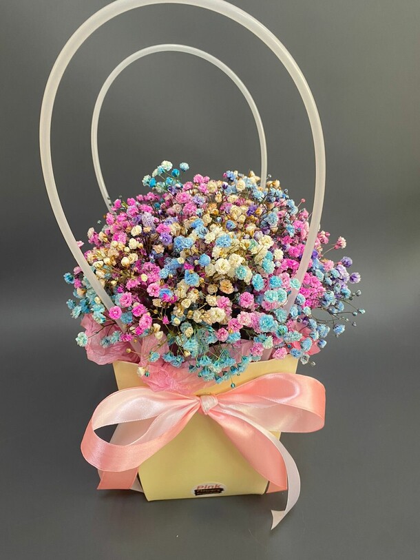 Букет гипсофил в сумочке, артикул F1287410 - 4796 рублей, доставка по городу. Flawery - доставка цветов