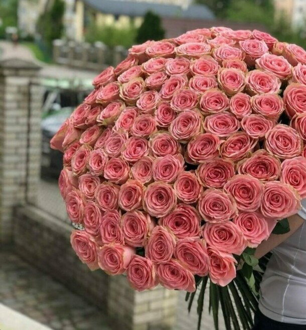 Букет из 101 розы, артикул F1328857 - 52000 рублей, доставка по городу. Flawery - доставка цветов