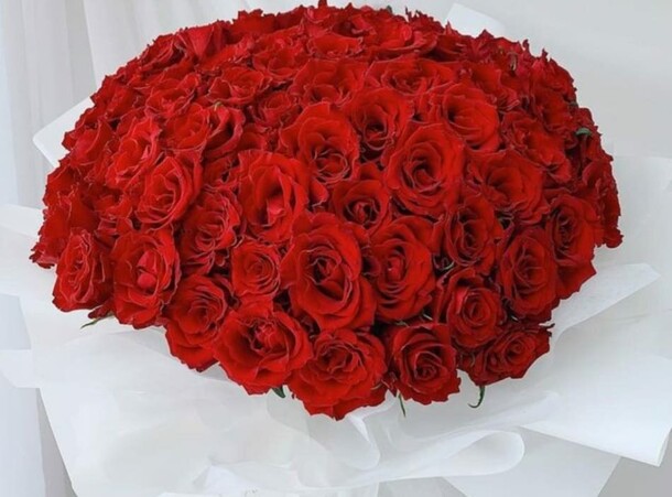Букет красных роз, артикул F1334658 - 15400 рублей, доставка по городу. Flawery - доставка цветов