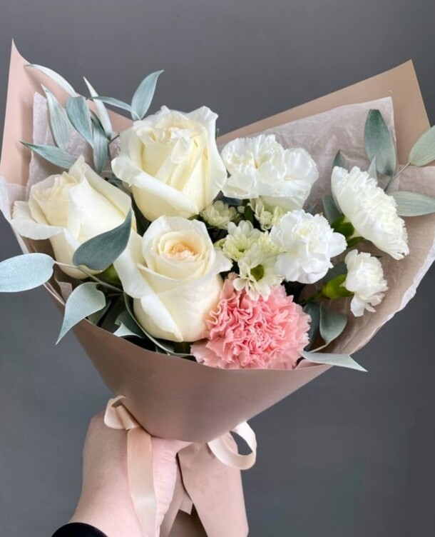 Авторский букет «нежность», артикул F1353376 - 3801 рублей, доставка по городу. Flawery - доставка цветов