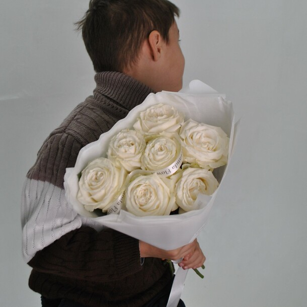 Белые пионовидные розы, артикул F1233218 - 3069 рублей, доставка по городу. Flawery - доставка цветов