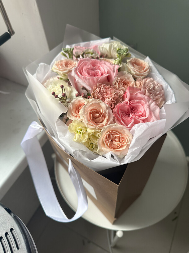 Букет премиум ❤️, артикул F1241558 - 4400 рублей, доставка по городу. Flawery - доставка цветов