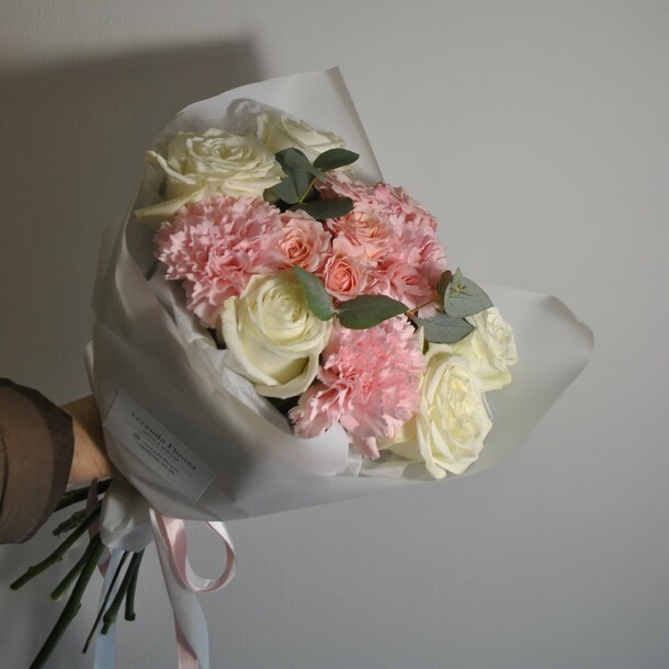 Нежный букет, артикул F1261564 - 3959 рублей, доставка по городу. Flawery - доставка цветов