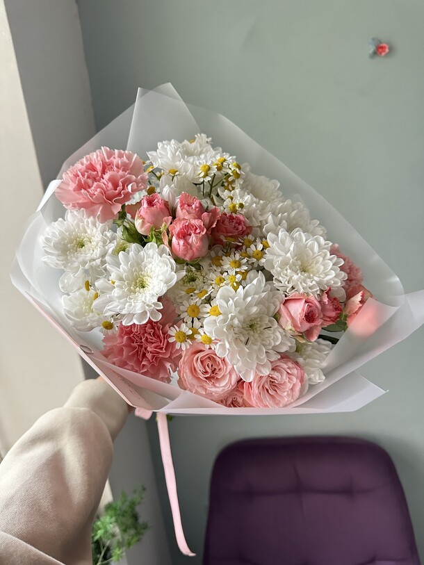 Воздушный букет, артикул F1275153 - 3850 рублей, доставка по городу. Flawery - доставка цветов